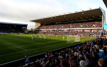 我很好奇他, 靠发球快速